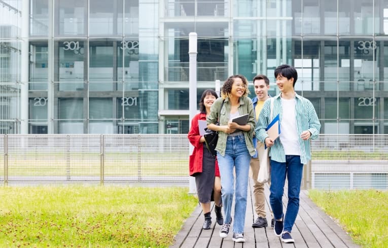 近隣大学への寄付